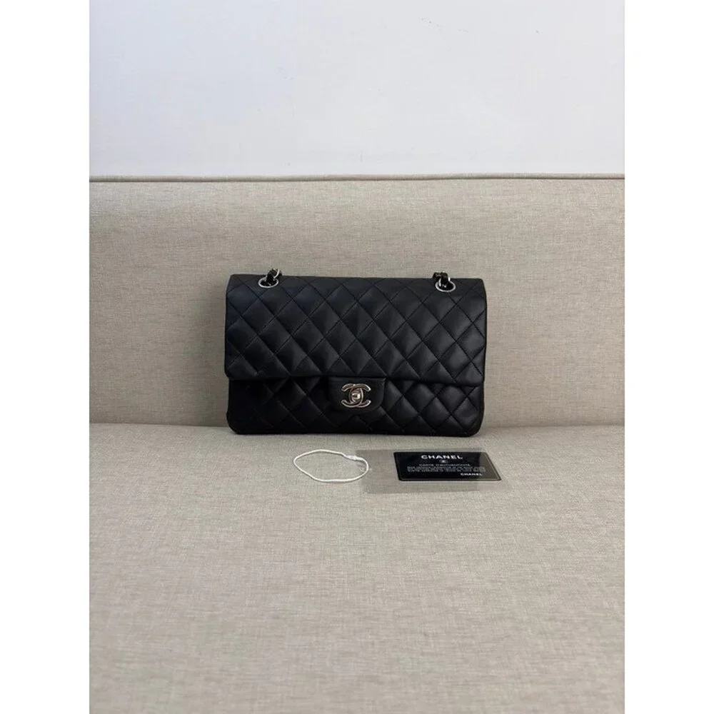 CHANEL Black Lambskin Classic Flap Medium SHW
